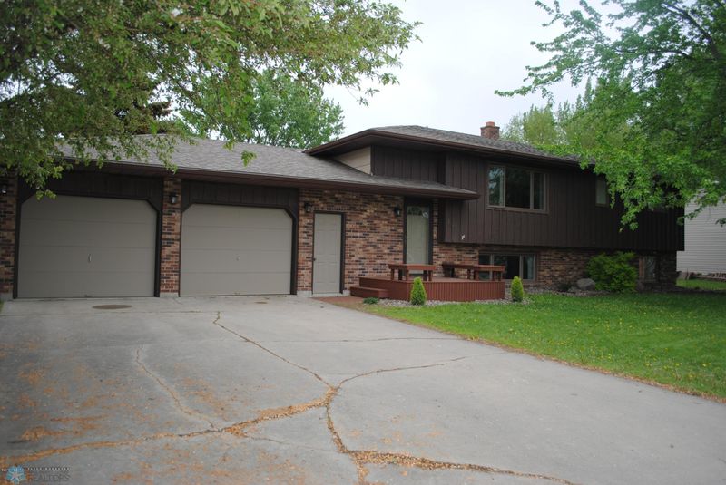 213 4th Ave W, Sabin, MN 56580
