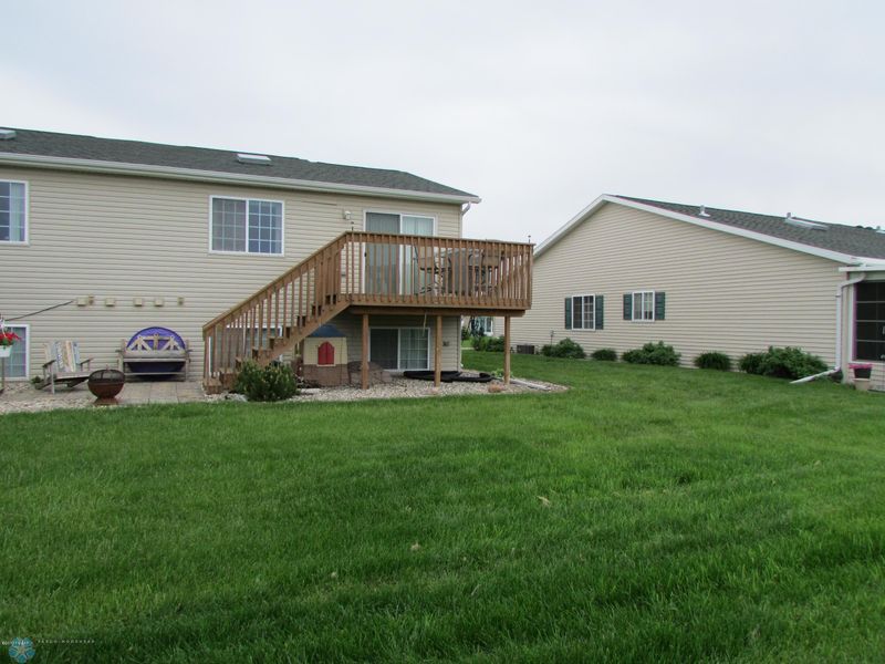 3381 38th St S, Moorhead, MN 56560