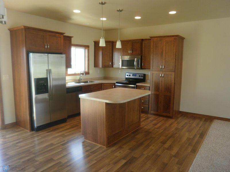 929 41st Ave S, Moorhead, MN 56560