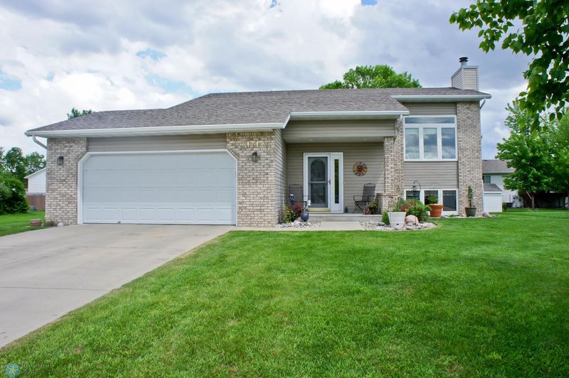 1712 33 St S, Moorhead, MN 56560