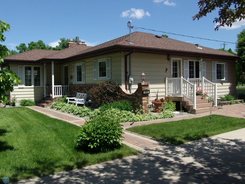 504 Eglon Ave S, Glyndon, MN 56547