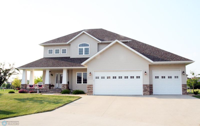 426 Allyson Cir, Moorhead, MN 56560