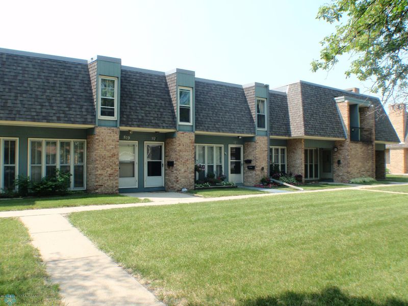 827 23 Ave S, Moorhead, MN 56560