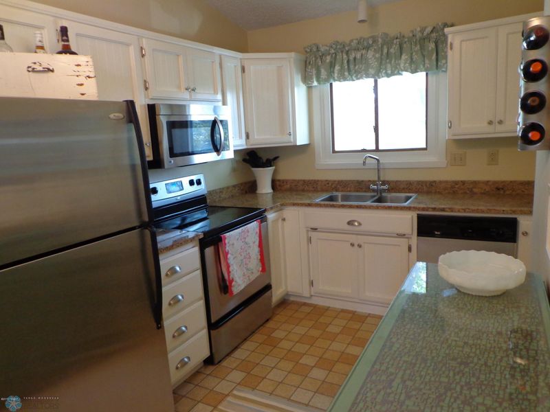 604 38th Ave S, Moorhead, MN 56560