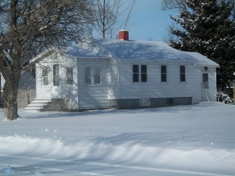 507-509 3rd Ave E, Ada, MN 56510