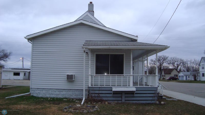120 Mckinley Ave E, Shelly, MN 56581