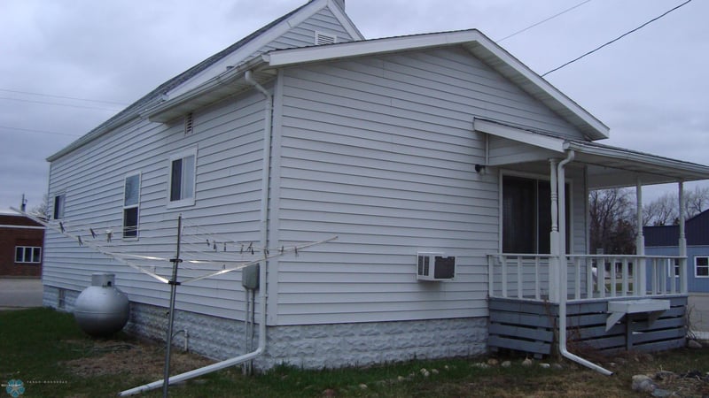 120 Mckinley Ave E, Shelly, MN 56581