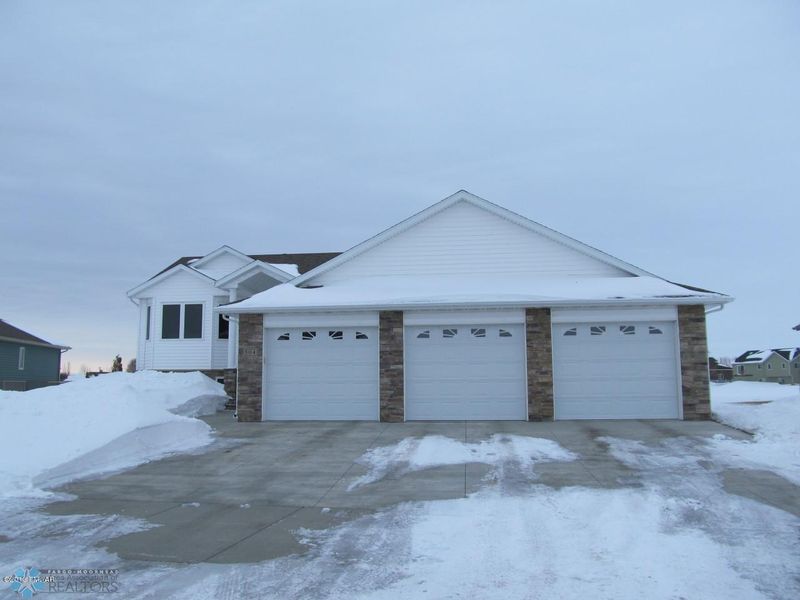 504 12th St NE, Dilworth, MN 56529