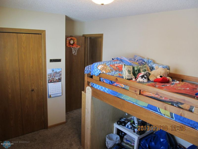 3413 12th St S, Moorhead, MN 56560