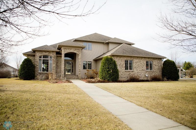 1005 6 Ave SE, Barnesville, MN 56514