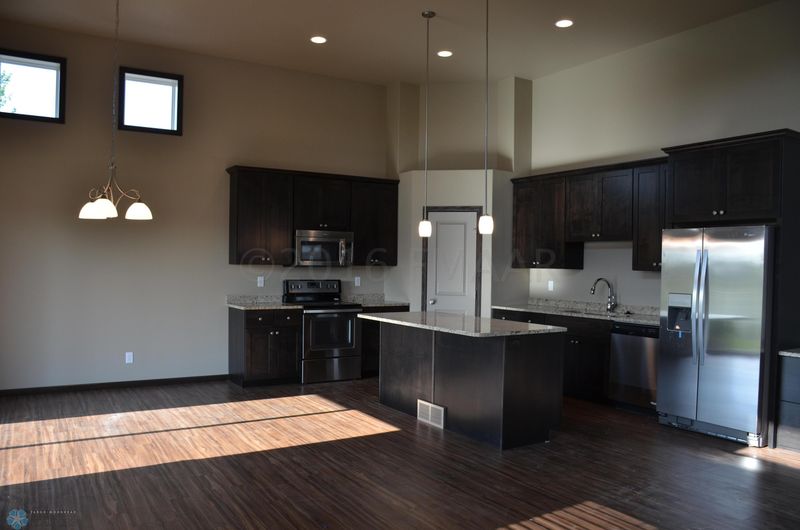 4106 9th St S, Moorhead, MN 56560