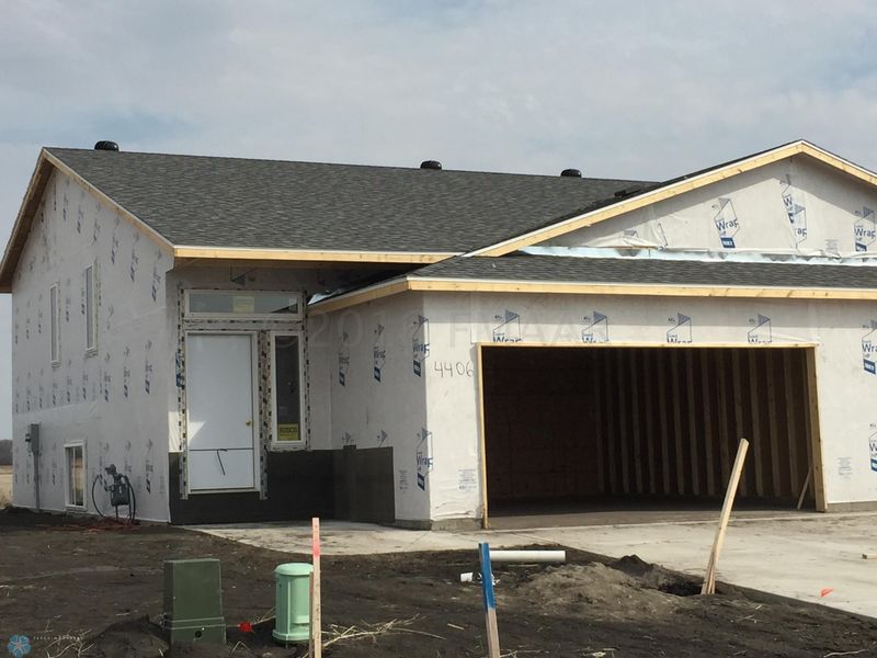 4406 17th St S, Moorhead, MN 56560