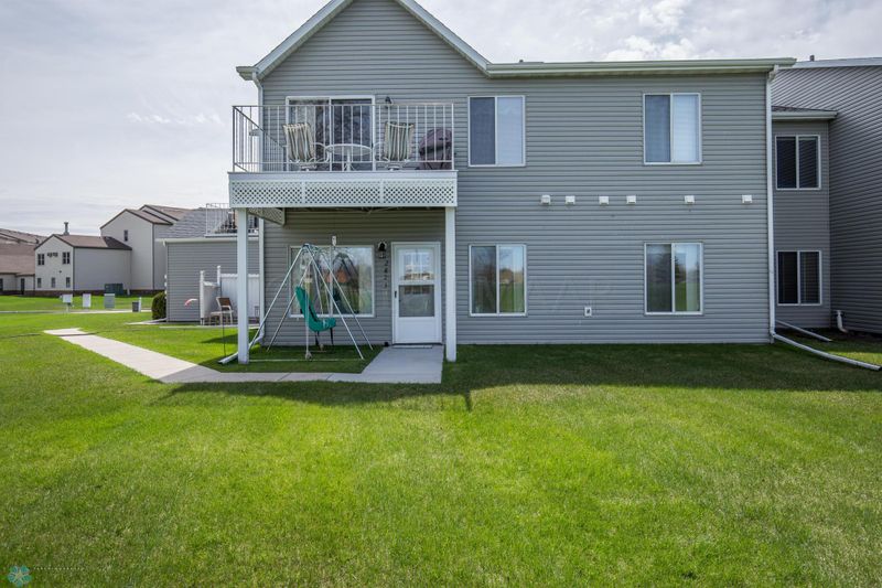 2823 32 St S, Moorhead, MN 56560