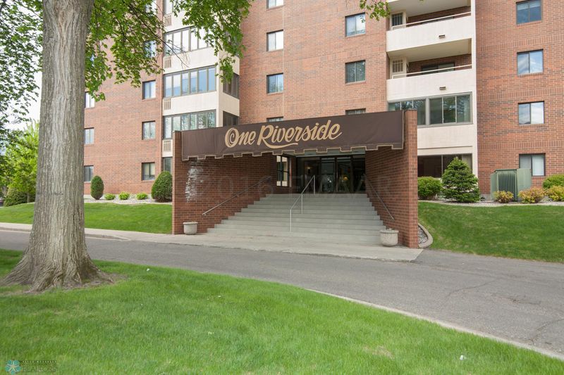 105 3rd St N #204, Moorhead, MN 56560