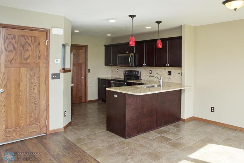 1265 39 Ave S, Moorhead, MN 56560