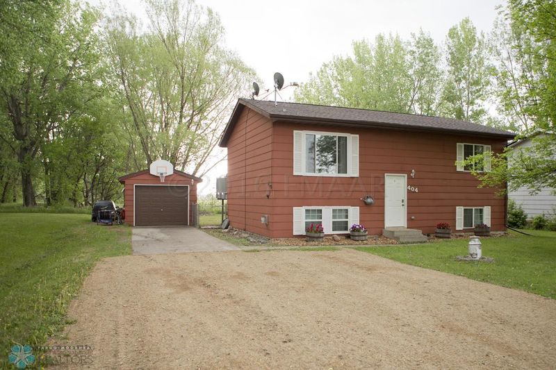 404 Lund Ave, Glyndon, MN 56547