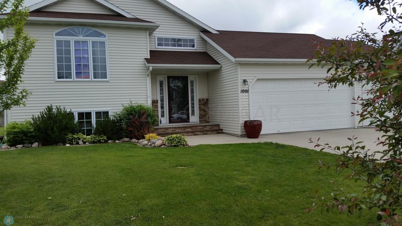 1001 10 Ave SE, Barnesville, MN 56514