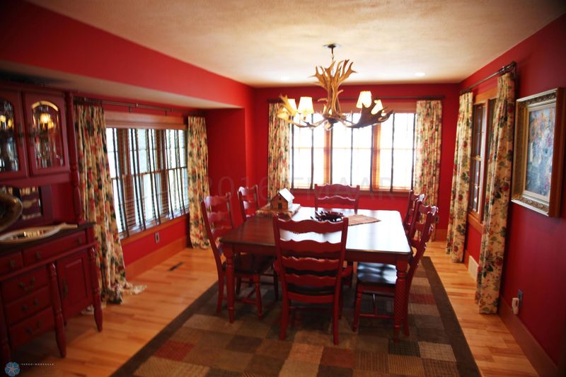 1658 Shore Dr E, Detroit Lakes, MN 56501