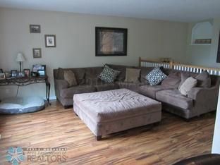 2916 Village Green Dr #W.LOOP, Moorhead, MN 56560