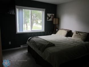 2916 Village Green Dr #W.LOOP, Moorhead, MN 56560