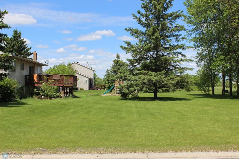 702 5th St W, Ada, MN 56510