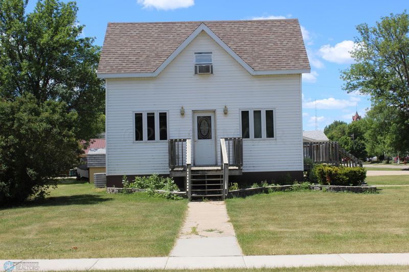 109 4th St E, Ada, MN 56510