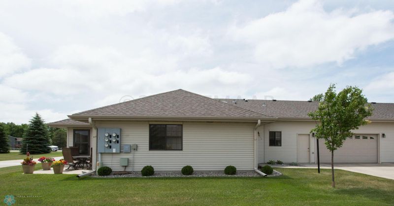 2914 12th Ave S, Moorhead, MN 56560