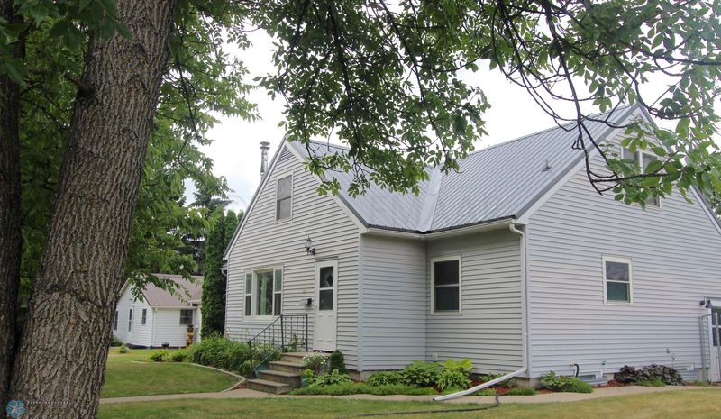321 9th St S, Breckenridge, MN 56520