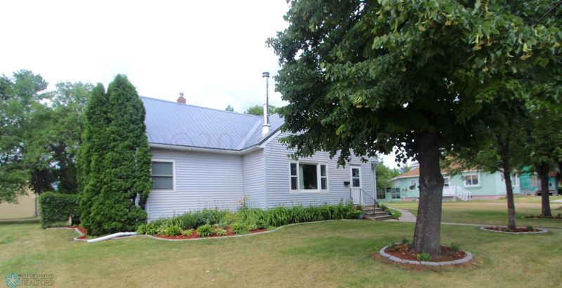 321 9th St S, Breckenridge, MN 56520
