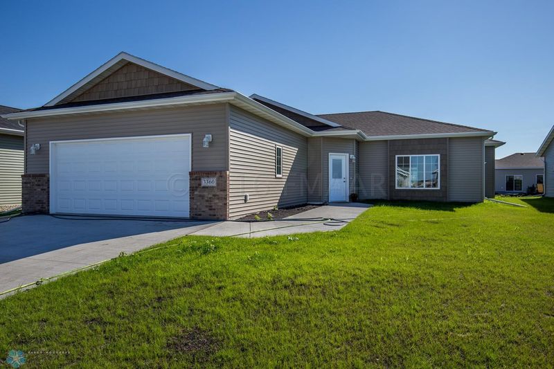 3360 24th St S, Moorhead, MN 56560