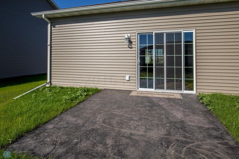 3360 24th St S, Moorhead, MN 56560