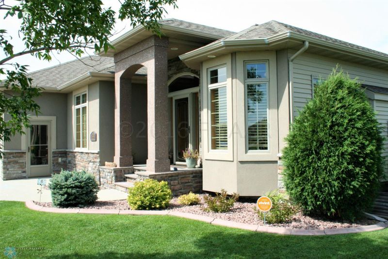 1528 36th Ave S, Moorhead, MN 56560