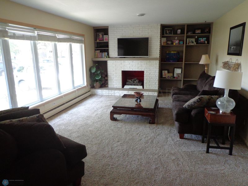 934 22nd Ave S, Moorhead, MN 56560