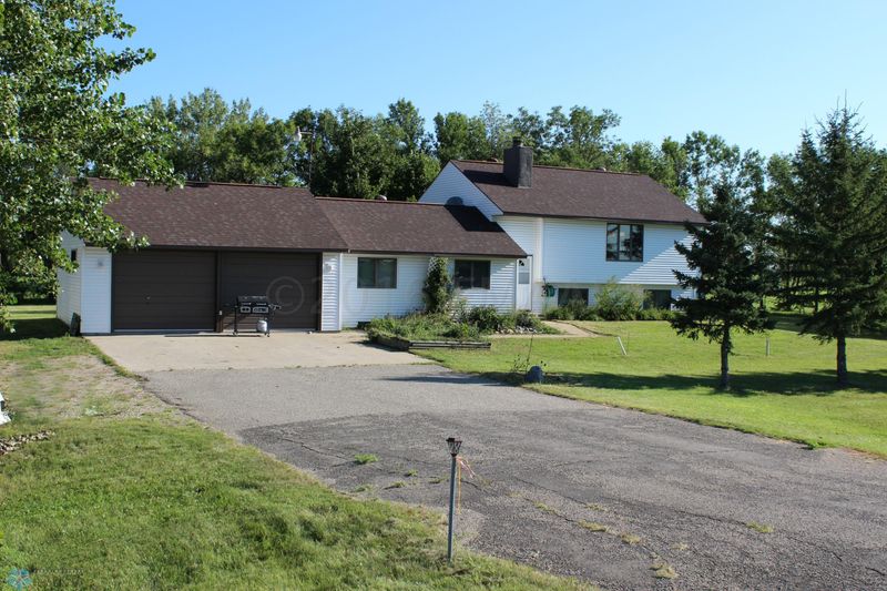 1466 90th Ave N, Moorhead, MN 56560