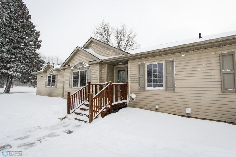 14527 230th St N, Ulen, MN 56585