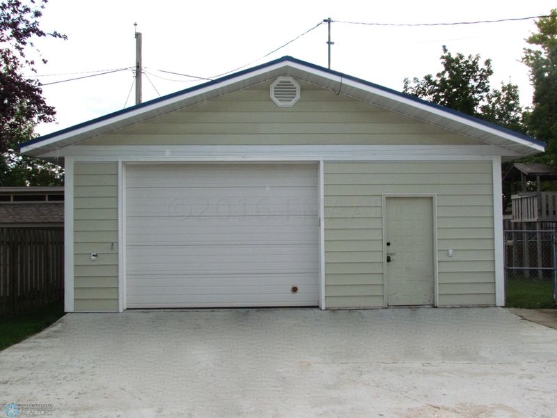 601 5 Ave NE, Dilworth, MN 56529
