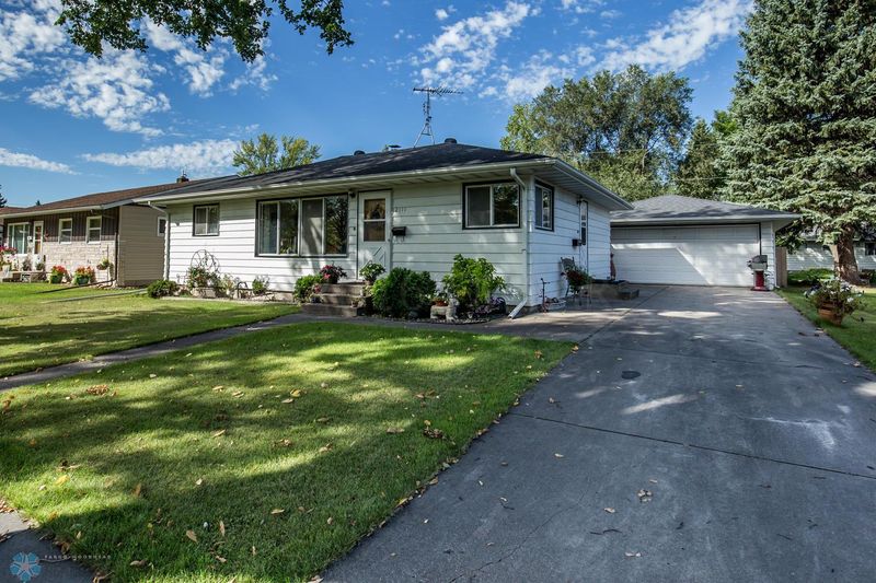2111 8th St S, Moorhead, MN 56560