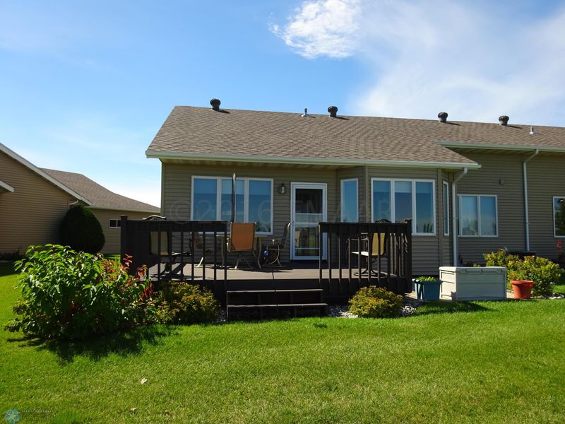 2956 Eagle Dr, Moorhead, MN 56560