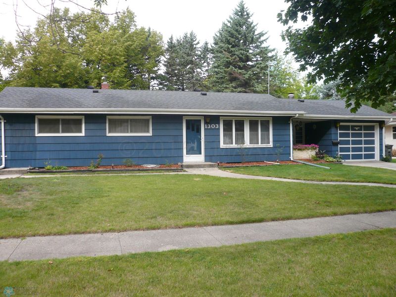 1303 18th St S, Moorhead, MN 56560