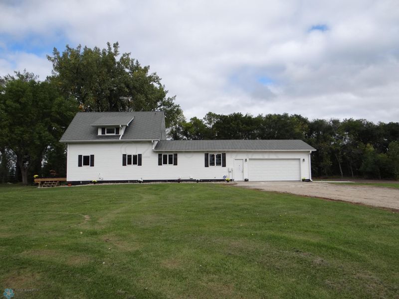 8196 160 St S, Barnesville, MN 56514