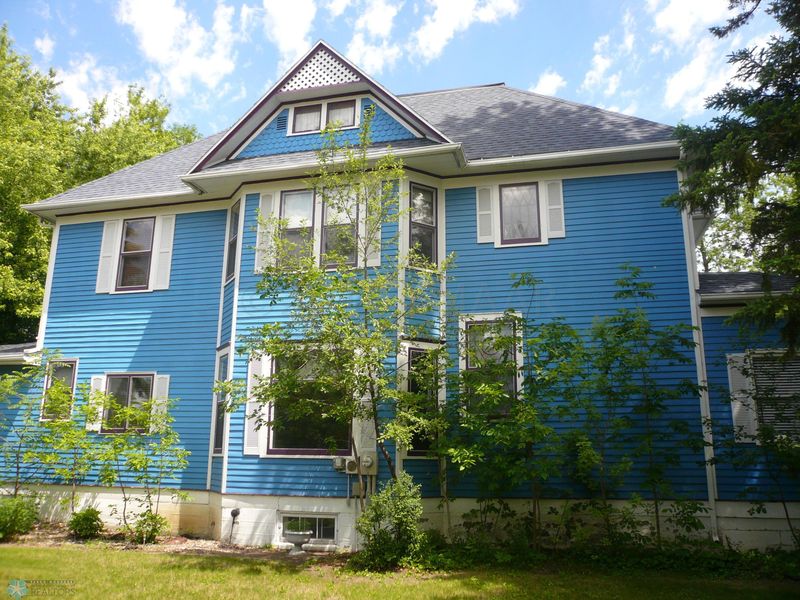 302 Northern Pacific Ave E, Ulen, MN 56585