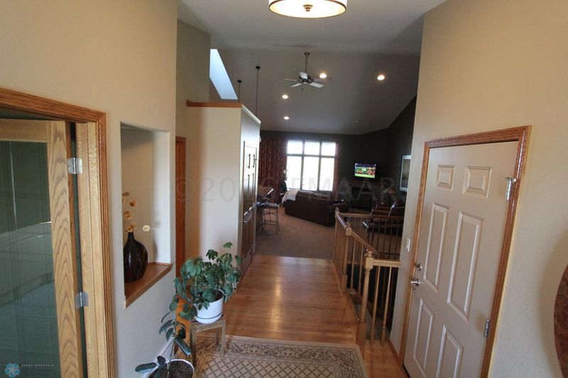 750 36th St S, Moorhead, MN 56560
