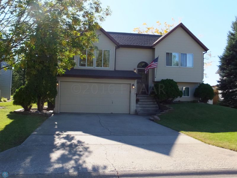 2858 26th Cir S, Moorhead, MN 56560