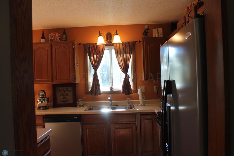 2858 26th Cir S, Moorhead, MN 56560