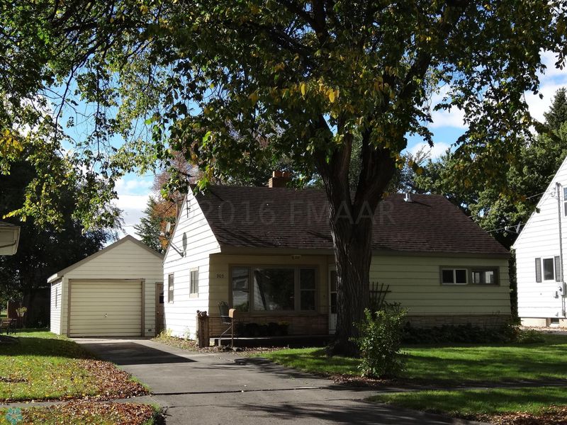 905 15 St N, Moorhead, MN 56560