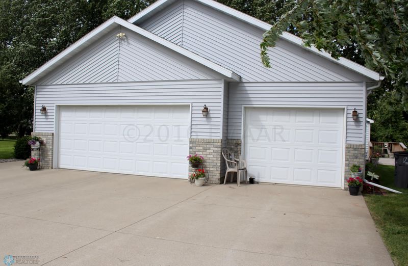 4719 21st St N, Moorhead, MN 56560