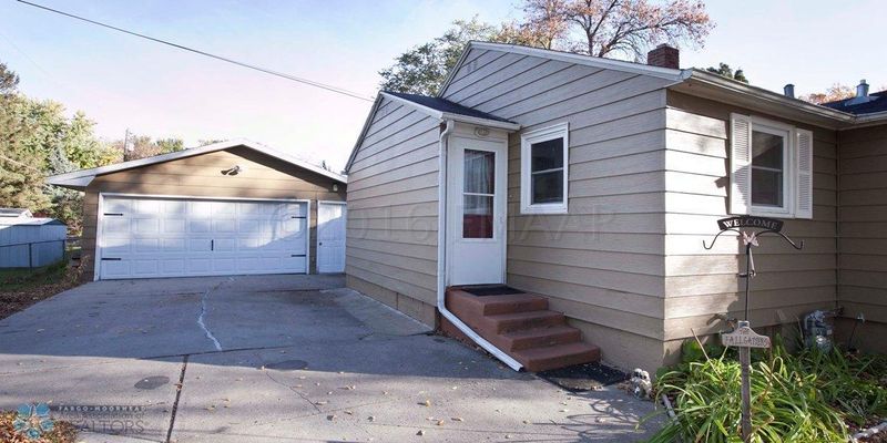 1316 11th Ave N, Moorhead, MN 56560
