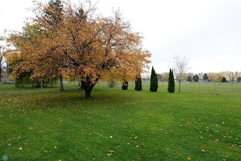806 Park Ave, Glyndon, MN 56547