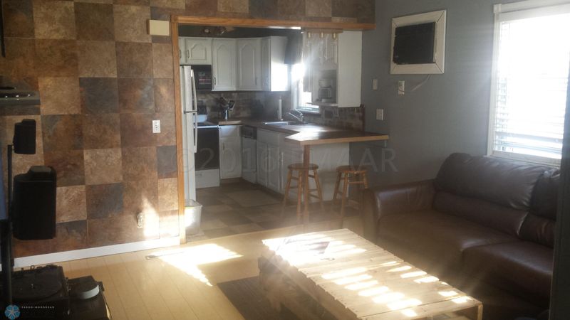 912 6th Ave N, Moorhead, MN 56560