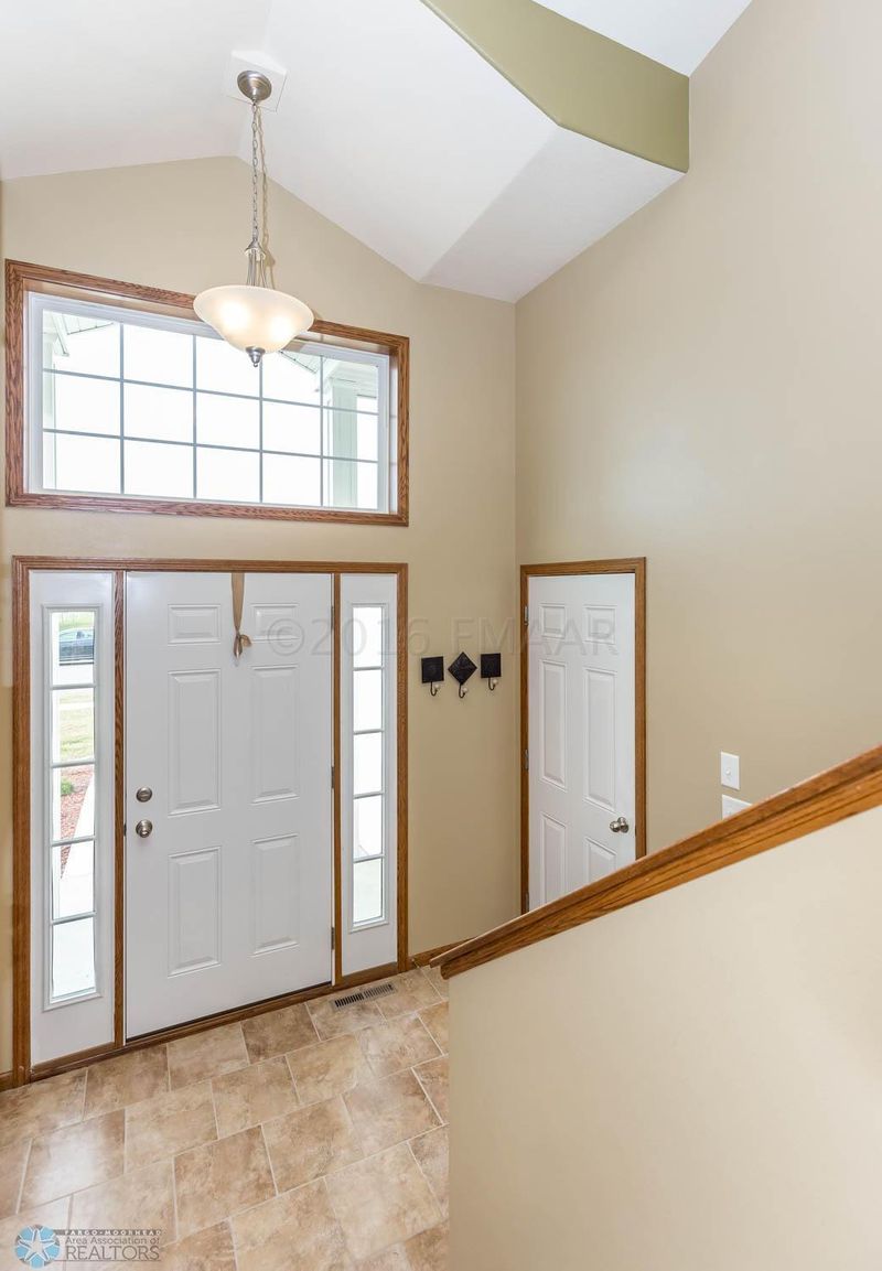 4208 16 St S, Moorhead, MN 56560